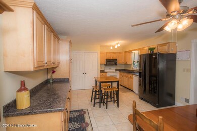 384 Ford Dr, Mount Washington, KY 40047 - photo 6