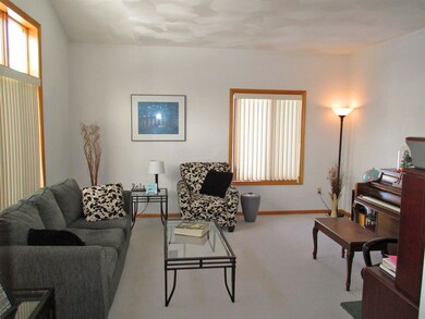 793 Pleasant Oak Dr, Oregon, WI 53575 - photo 2