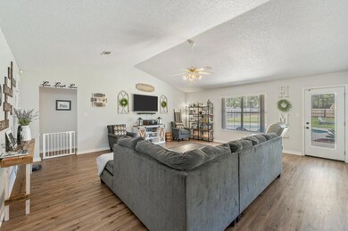 6-web-or-mls-2672 Paddock Cir-02