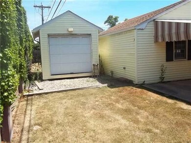 Parking Lot/Garage