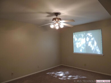 Master bed room has new carpet and paint.
