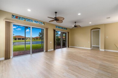 Living Room/Dining Area