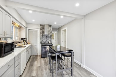 7211 W 58th Place, Summit Argo, IL 60501 - photo 4