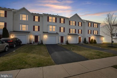 164 S Savanna Dr, Pottstown, PA 19465 - photo 3