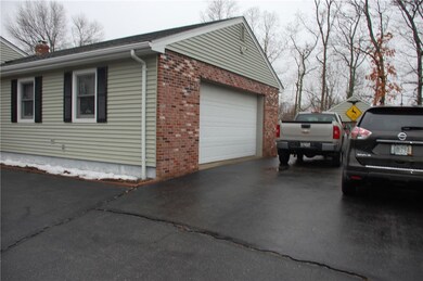 side 2 1/2 garage heated