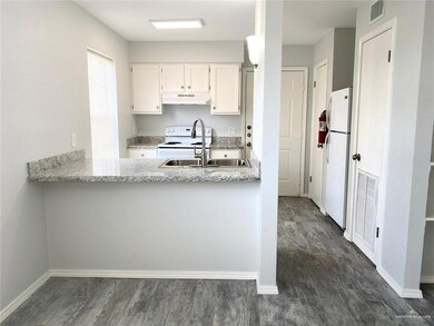 1006 W Kelly Ave unit D, Pharr, TX 78577 - photo 6