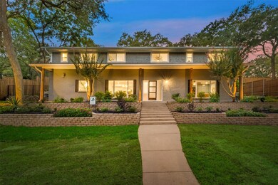 1310 Pebble Creek Dr, Euless, TX 76040 - photo 2