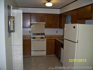 387 Hicks Ave, Fayetteville, NC 28304 - photo 4