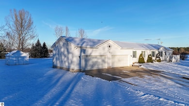 5115 E Valley Rd, Mount Pleasant, MI 48858 - photo 2