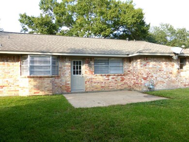 6015 Weeping Willow Rd, Houston, TX 77092 - photo 4
