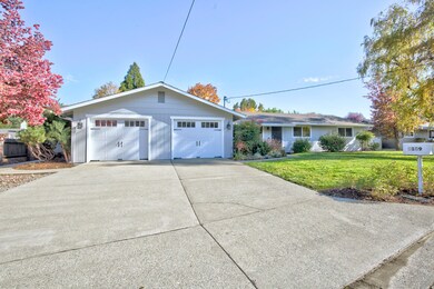 1109 SW Juniper Dr, Grants Pass, OR 97526 - photo 3