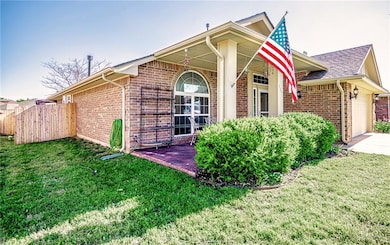 909 Eagle Cliff Dr, Norman, OK 73072 - photo 2