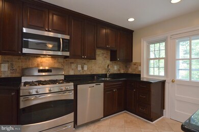 8649 Oak Rd, Parkville, MD 21234 - photo 7