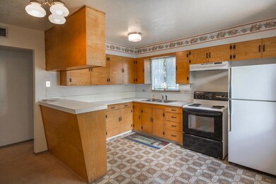 2644 Reservoir Ln, Redding, CA 96002 - photo 3