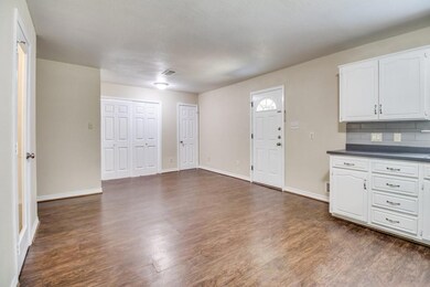 713 W Shepherd St, Denison, TX 75020 - photo 6