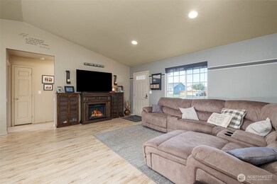 52 Linda Ridge Loop, Ephrata, WA 98823 - photo 4