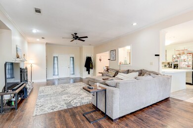 2 (3 of 19) Great Room