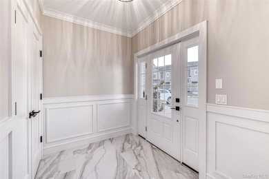 8 Ocean Watch Ct, Freeport, NY 11520 - photo 4