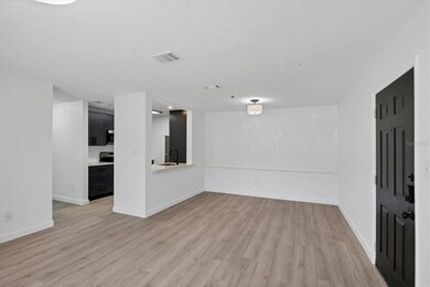 4008 Crockers Lake Blvd unit 11, Sarasota, FL 34238 - photo 3