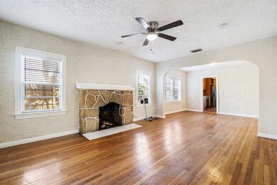 007-733ColonialRd-WestPalmBeach-FL-small