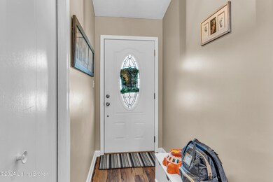 6812 Spourtland Dr, Louisville, KY 40228 - photo 7