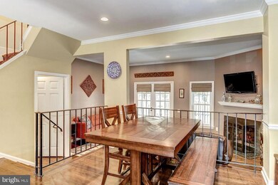 1332 Chetworth Ct, Alexandria, VA 22314 - photo 4