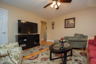 9007 Stockton Ct, Louisville, KY 40291 - photo 5