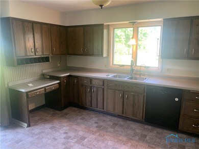 Family Side Kitchen