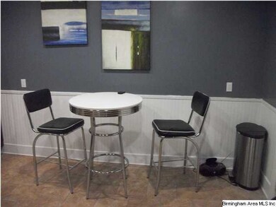 Eat in kitchen