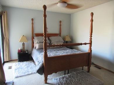 907 E Idlewild Dr, Wichita, KS 67216 - photo 6