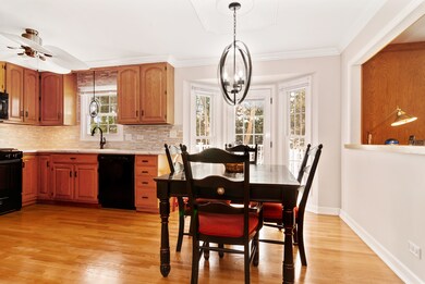 2325 Keim Rd, Naperville, IL 60565 - photo 2