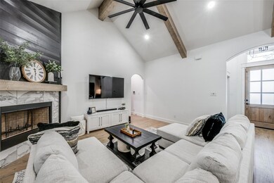 172 Clayton Crossing, Springtown, TX 76082 - photo 4