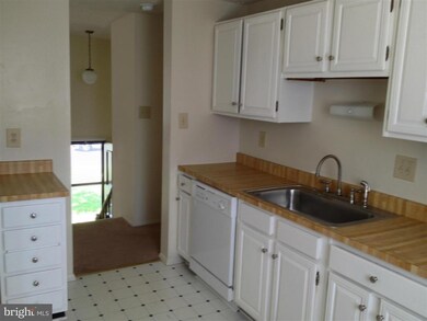 9218 Briarchip St, Laurel, MD 20708 - photo 5