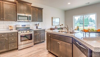 20571 SE Cameron Ave, Bend, OR 97702 - photo 6