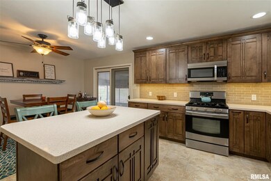 306 St Marys Dr, Harrisburg, IL 62946 - photo 6