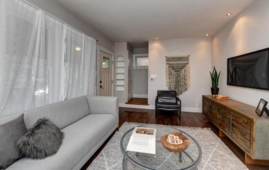 Living Room (3)