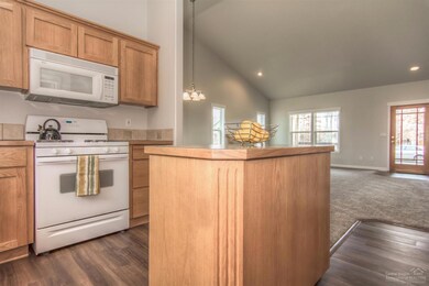 1731 NW Jackpine Ave, Redmond, OR 97756 - photo 5