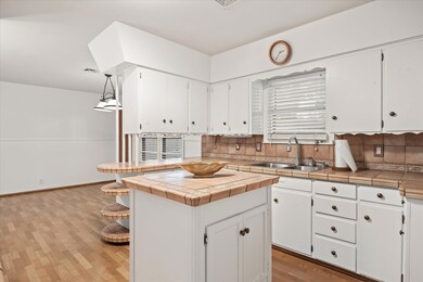 1313 Roberts Ave, Cleburne, TX 76033 - photo 6