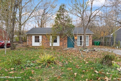 9818 Titan Dr, Louisville, KY 40229 - photo 3