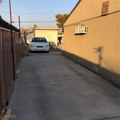 Driveway for Unit 1140