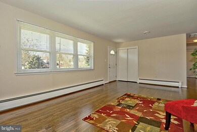 7817 Belgaro Rd, Laurel, MD 20723 - photo 4