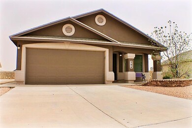 204 Flor Azucena Dr, Socorro, TX 79927 - photo 4