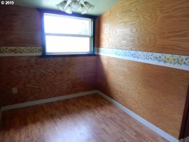 196 Mccall St, Sutherlin, OR 97479 - photo 6