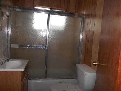 Boron Photo Bathroom