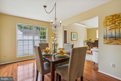 12260 Exbury St, Herndon, VA 20170 - photo 6