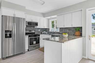 225 Crestview Dr Middletown NJ-large-007