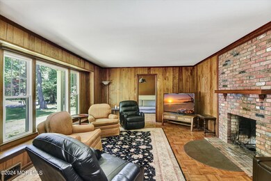 06-Living Room