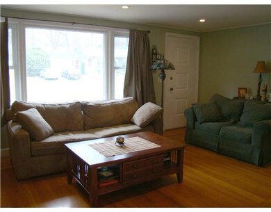 81 Mount View Dr, Cranston, RI 02920 - photo 3