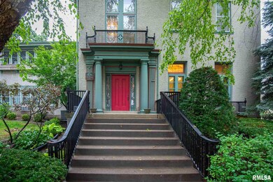 1234 E River Dr, Davenport, IA 52803 - photo 2