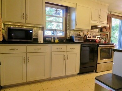 20 Meadowbrook Dr, Easthampton, MA 01027 - photo 4